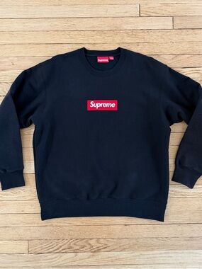 Supreme FW22 Box Logo Crewneck in Black, Made in Canada